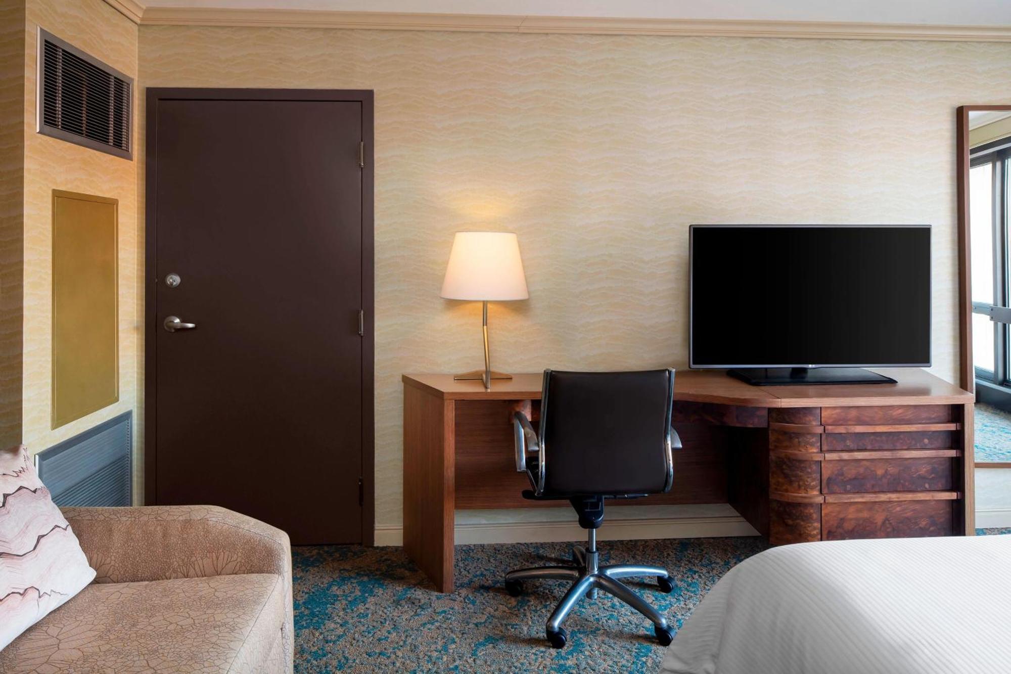 The Westin Crystal City Reagan National Airport Арлингтън Екстериор снимка